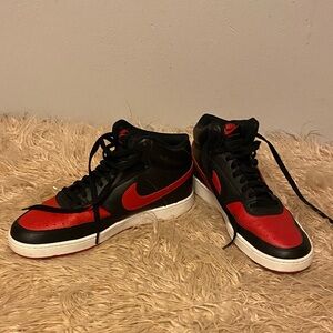 #135 Size 9 Nike Men's Black and Red Sneakers